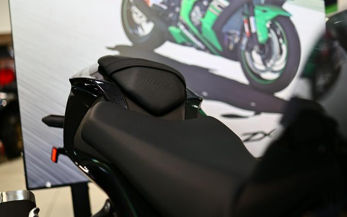 2026 Kawasaki NINJA ZX6R Metallic Matte Graphenesteel GrayMetallic Spark BlackPearl Storm Gray