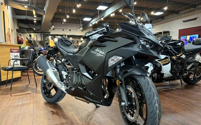 2026 Kawasaki Ninja® 500 Metallic Flat Spark Black