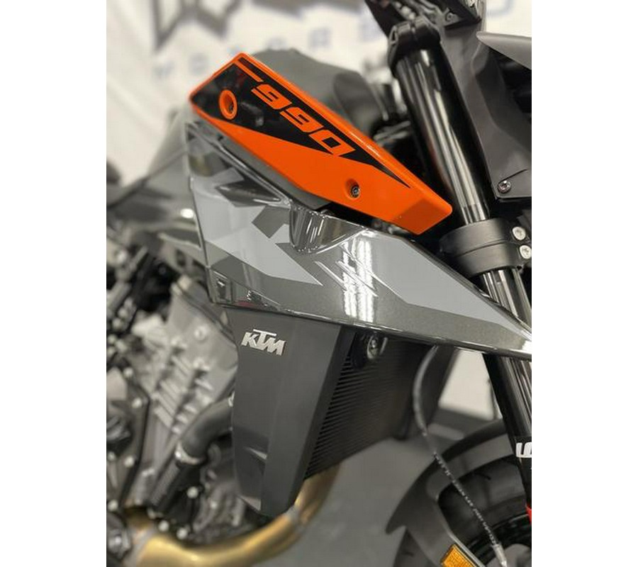 2024 KTM 990 Duke