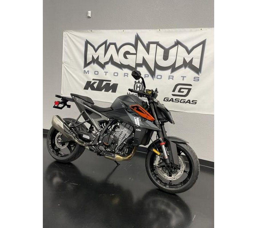 2024 KTM 990 Duke