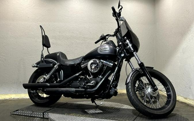 Harley-Davidson® Street Bob® 2017 FXDBP 305179A CHR DNM/BLK DNM W/PINSTRIPE