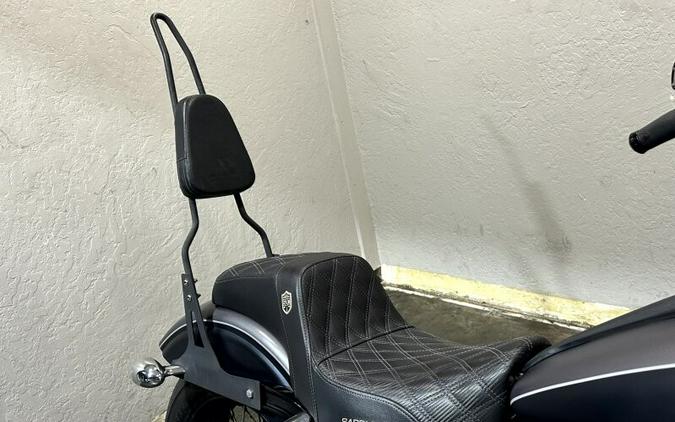 Harley-Davidson® Street Bob® 2017 FXDBP 305179A CHR DNM/BLK DNM W/PINSTRIPE