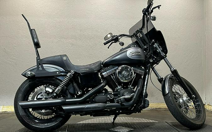 Harley-Davidson® Street Bob® 2017 FXDBP 305179A CHR DNM/BLK DNM W/PINSTRIPE