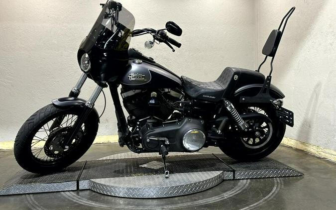 Harley-Davidson® Street Bob® 2017 FXDBP 305179A CHR DNM/BLK DNM W/PINSTRIPE