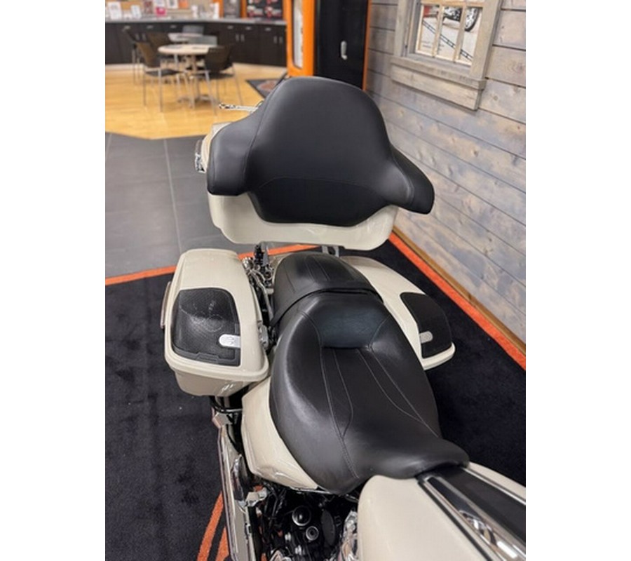 2022 Harley-Davidson Street Glide FLHXS - Special