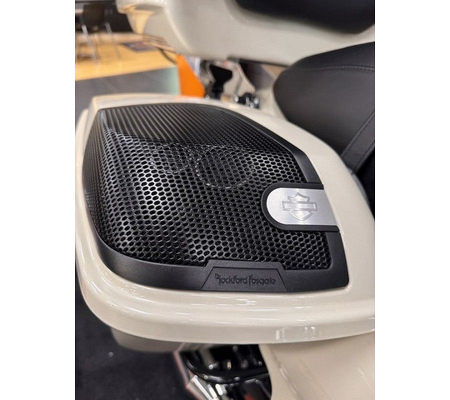 2022 Harley-Davidson Street Glide FLHXS - Special