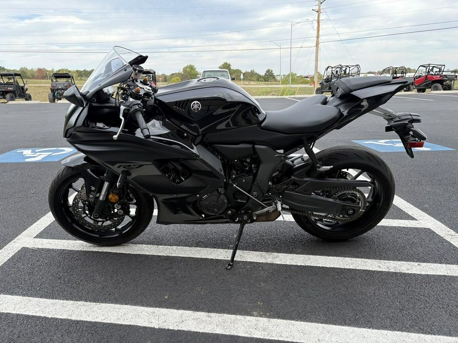 2025 Yamaha YZF-R7