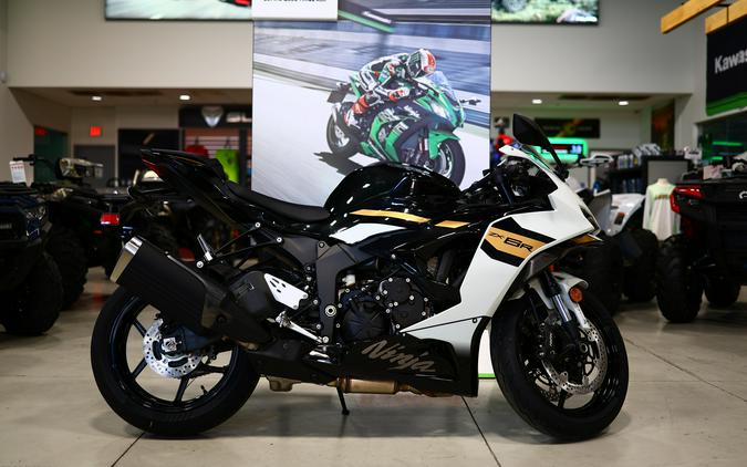 2026 Kawasaki NINJA ZX6R ABS Pearl Robotic WhiteMetallic Spark Black