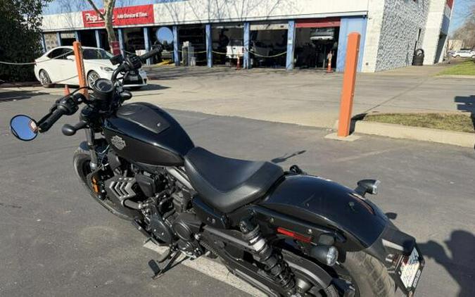 RH975 2025 Nightster™