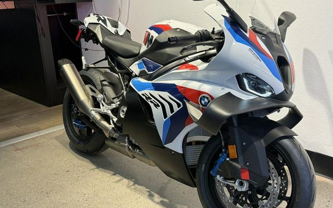 2026 BMW M 1000 RR Light White / M Motorsport 1000 RR Light WhiteM Motorsport