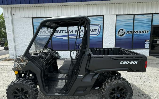 2024 Can-Am™ Defender DPS HD9