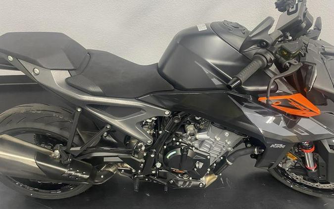 2024 KTM 990 Duke