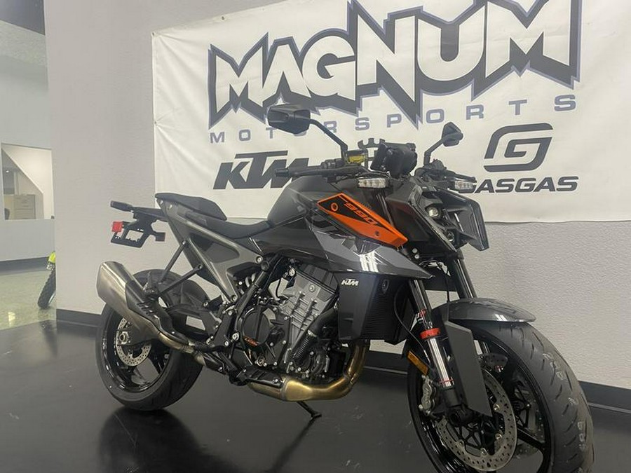 2024 KTM 990 Duke