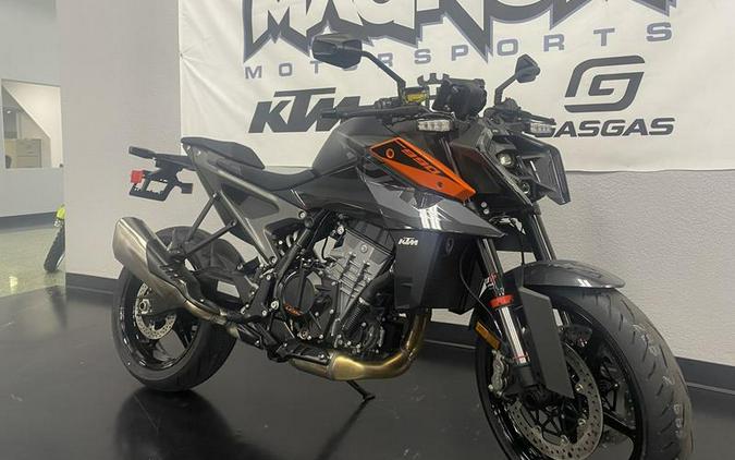 2024 KTM 990 Duke