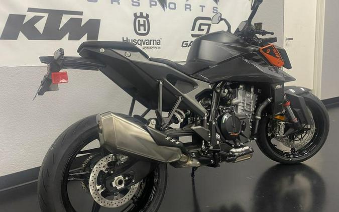 2024 KTM 990 Duke