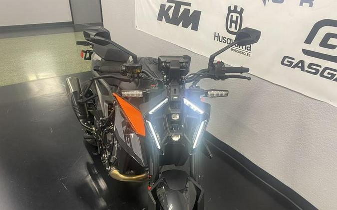 2024 KTM 990 Duke