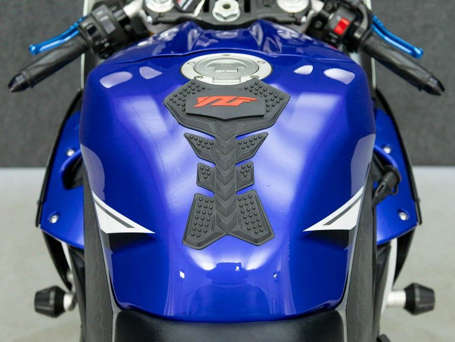 2013 YAMAHA YZFR1 W/ABS