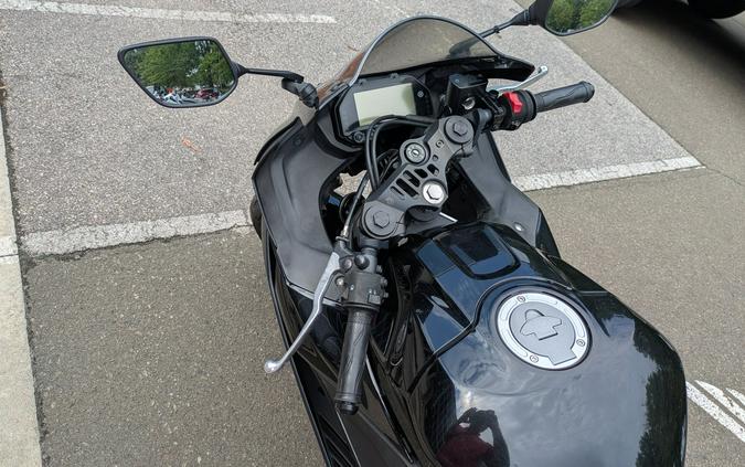 2023 Yamaha YZF-R3 ABS