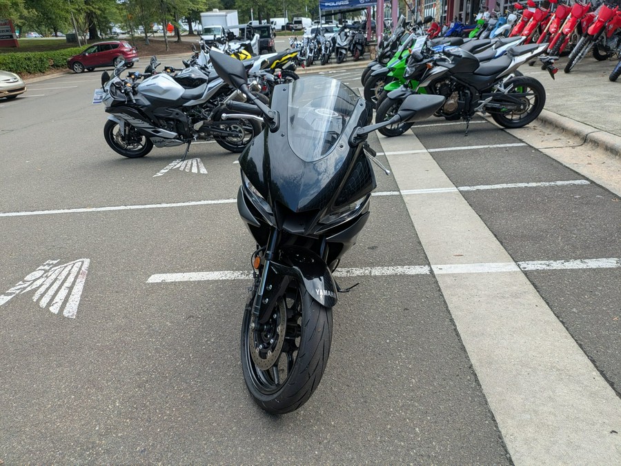 2023 Yamaha YZF-R3 ABS