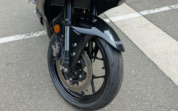 2023 Yamaha YZF-R3 ABS