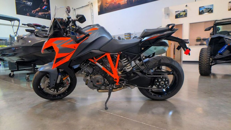 2023 KTM 1290 Super Duke GT