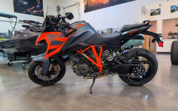 2023 KTM 1290 Super Duke GT