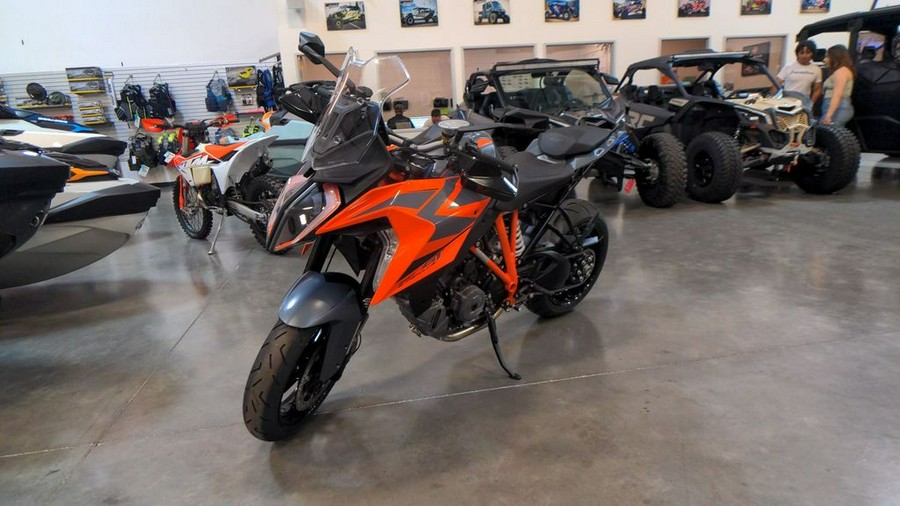 2023 KTM 1290 Super Duke GT