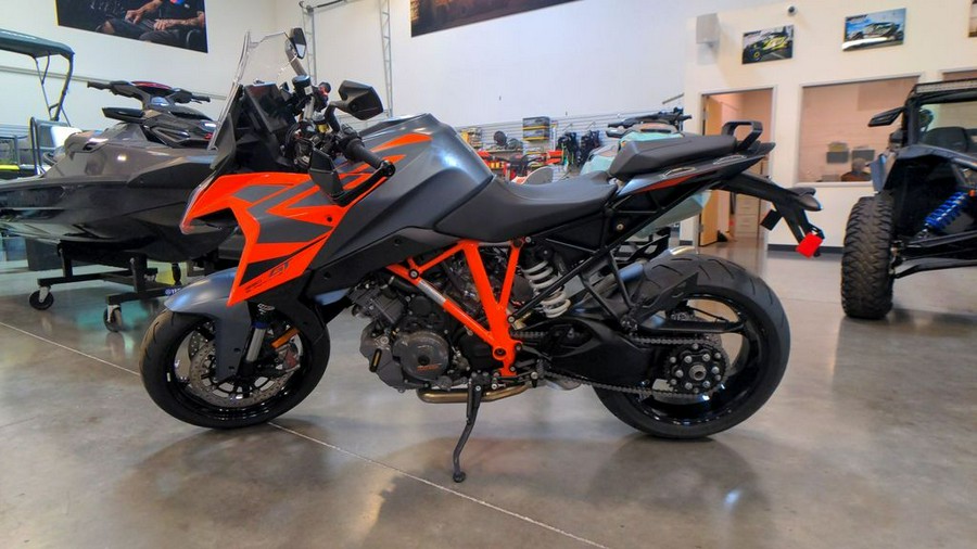 2023 KTM 1290 Super Duke GT