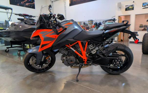 2023 KTM 1290 Super Duke GT