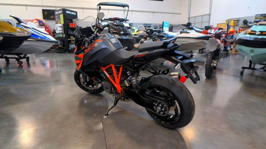 2023 KTM 1290 Super Duke GT