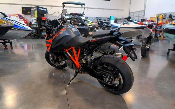 2023 KTM 1290 Super Duke GT