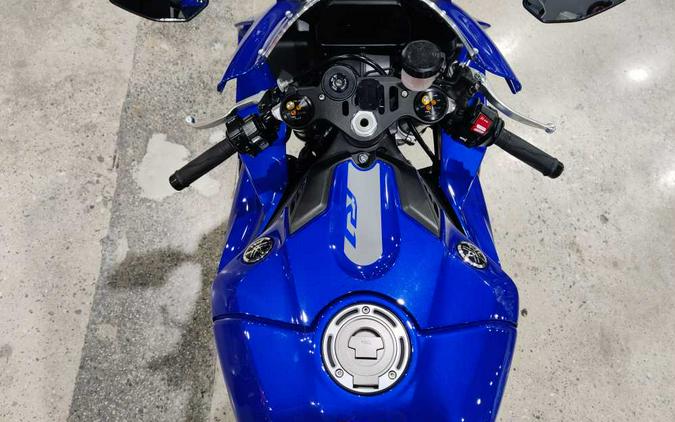 2020 YAMAHA YZF-R1