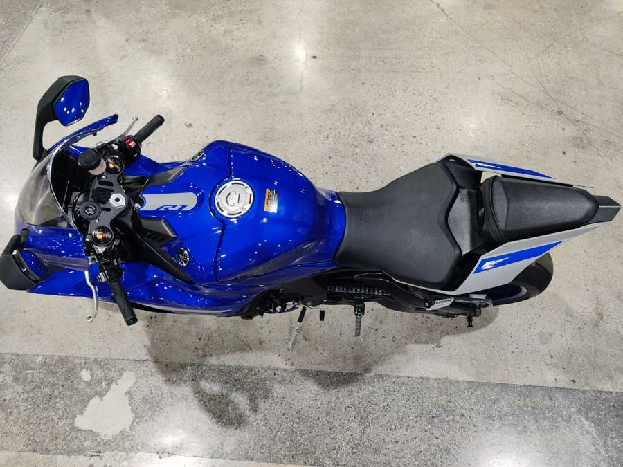 2020 YAMAHA YZF-R1