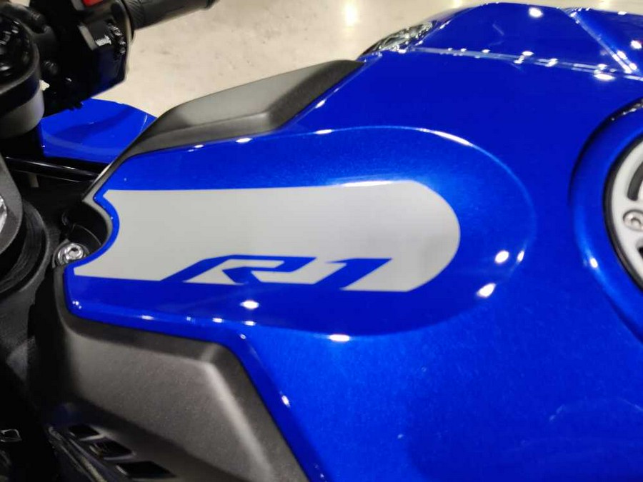 2020 YAMAHA YZF-R1