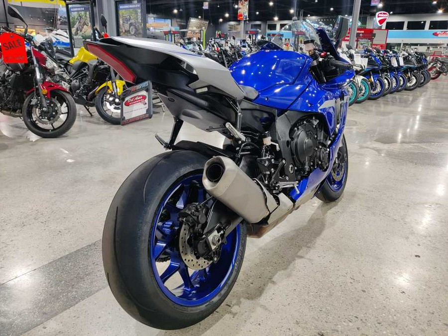 2020 YAMAHA YZF-R1