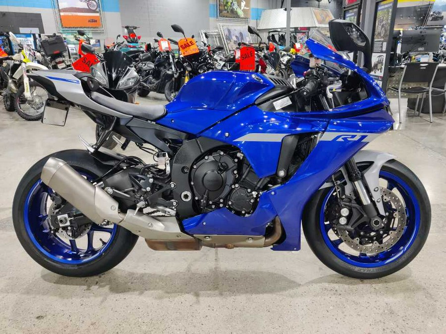 2020 YAMAHA YZF-R1