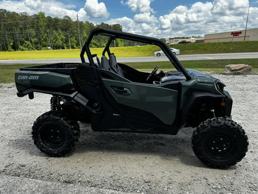 2024 Can-Am™ Commander DPS 700