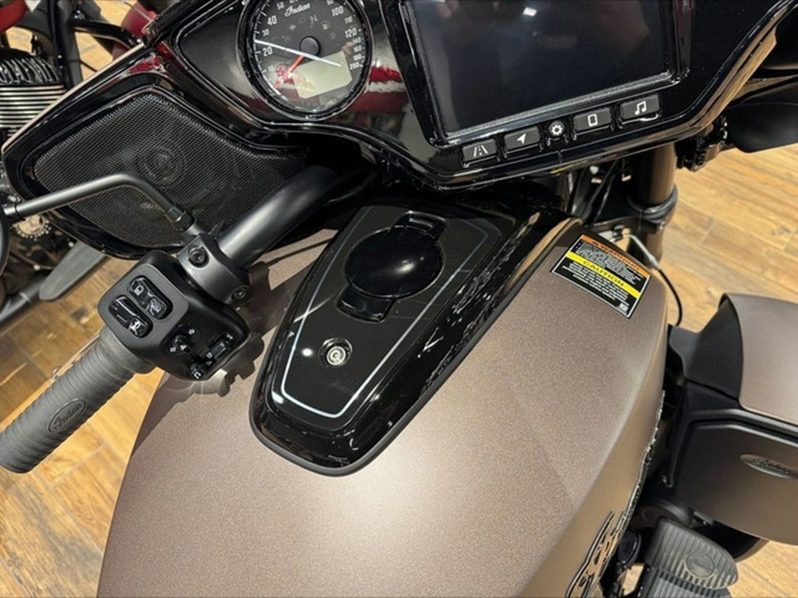 2025 Indian Roadmaster PowerPlus Dark Horse Nara Bronze Smok