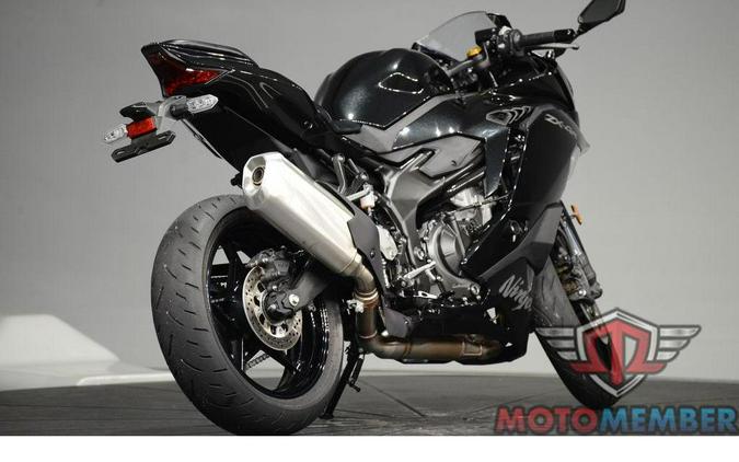 2025 Kawasaki NINJA® ZX™-4R ABS