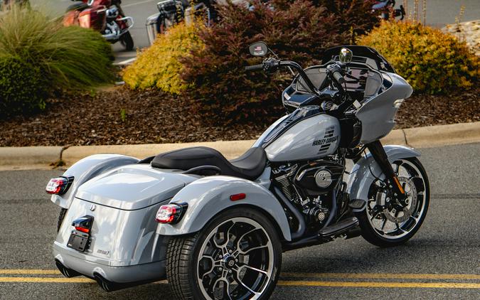FLTRT 2026 Road Glide 3