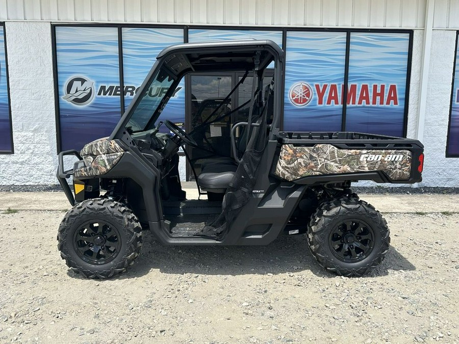 2024 Can-Am™ Defender DPS HD7