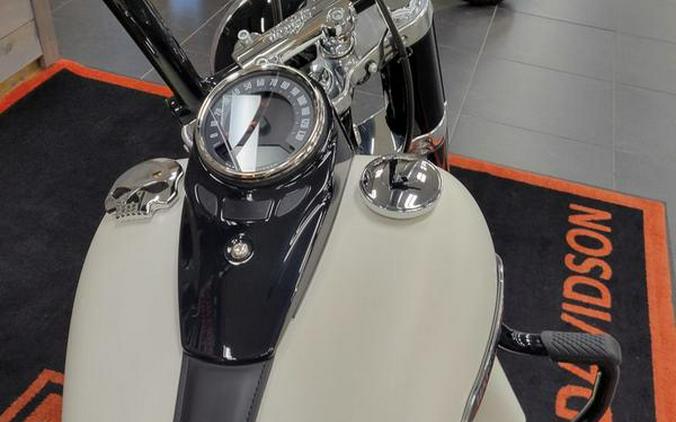 2018 Harley-Davidson® FLSL - Softail® Softail Slim®