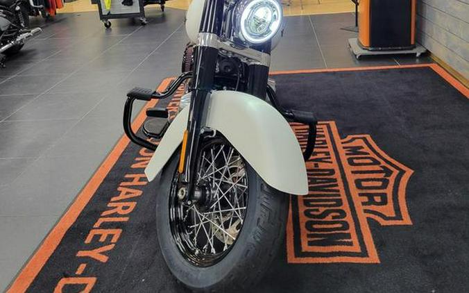 2018 Harley-Davidson® FLSL - Softail® Softail Slim®