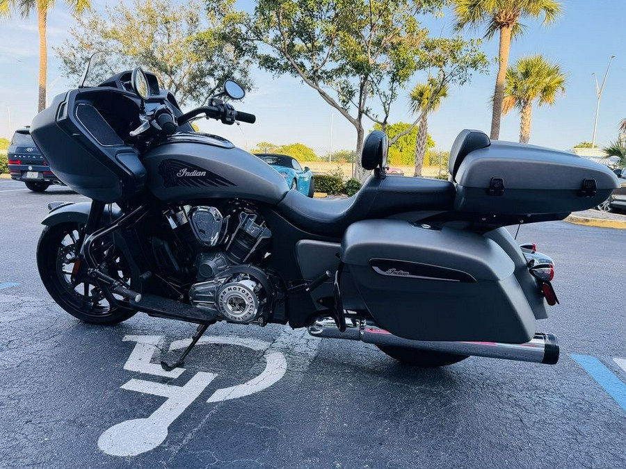 2023 Indian Motorcycle® Challenger® Titanium Smoke