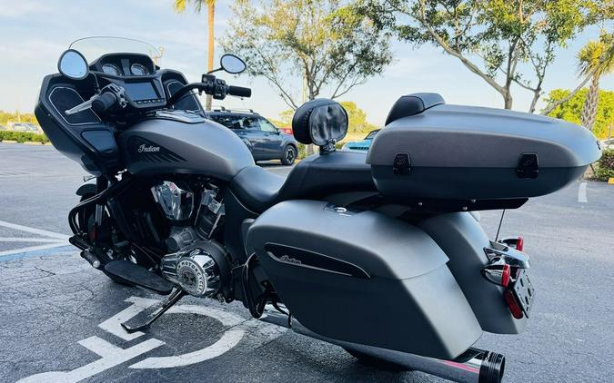 2023 Indian Motorcycle® Challenger® Titanium Smoke