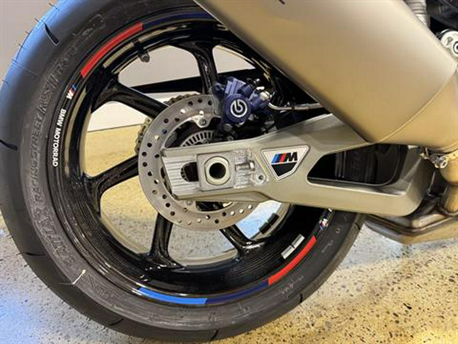 2026 BMW M 1000 R