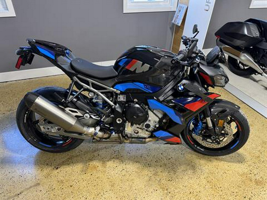 2026 BMW M 1000 R