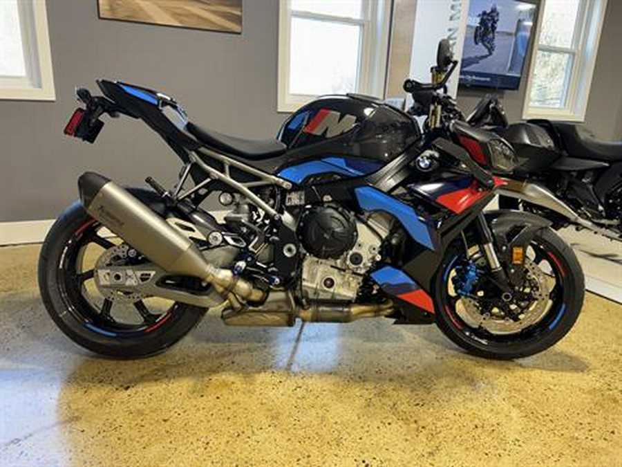 2026 BMW M 1000 R