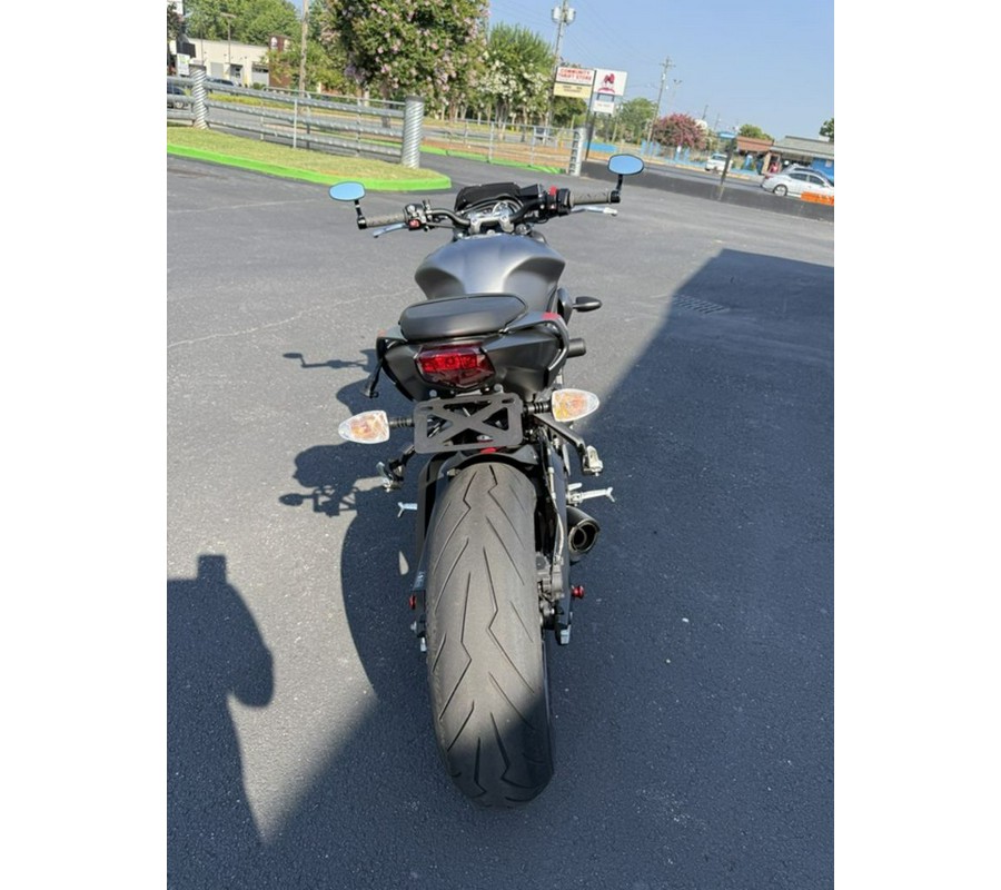 2022 Triumph Street Triple R Low Sapphire Black