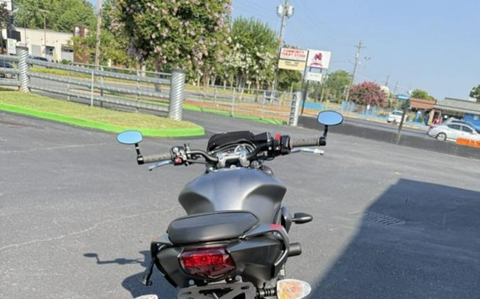 2022 Triumph Street Triple R Low Sapphire Black